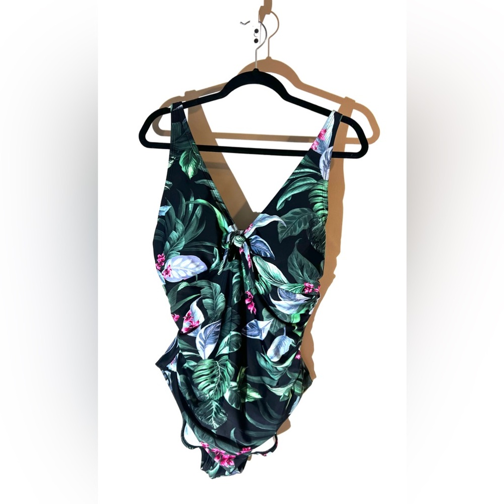 NWT Kona Sol One Piece Swim Suit